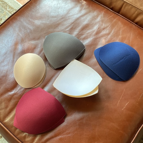 Bras - Picture 2 of 2